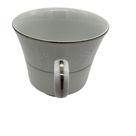 Fine China of Japan Huntington Footed Cup & Saucer White Flowers Platinum Trim - Picture 4 of 8